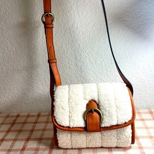Universal Thread Cute Cross-body Bag